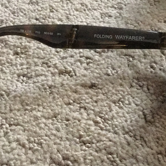 Folding classic wayfarer tortoise Ray-Bans w/ case - Picture 6 of 8